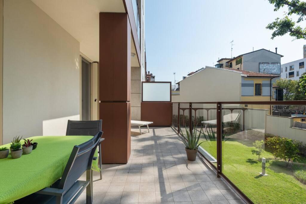Easylife - Modern And Spacious Apt In Fiera City Life มิลาน ภายนอก รูปภาพ