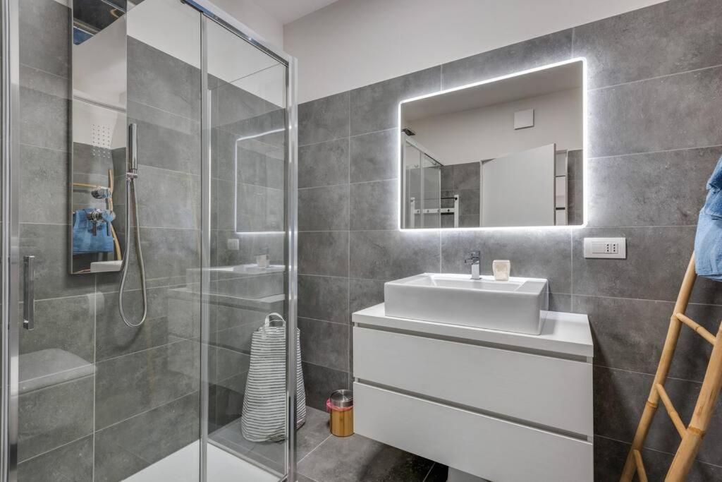Easylife - Modern And Spacious Apt In Fiera City Life มิลาน ภายนอก รูปภาพ